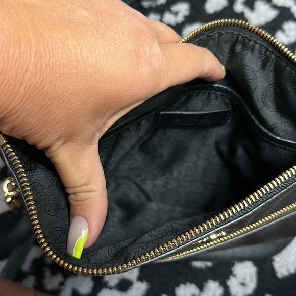 Michael kors crossbody - Picture 2 of 2